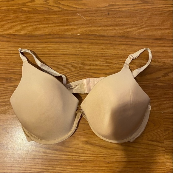 Bra size 38D (DM) - Picture 1 of 6